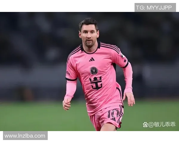 世界足球身高仅1米3的神奇球星是谁他的传奇故事引人关注 世界足球身高仅1米3的神奇球星是谁他的传奇故事引人关注